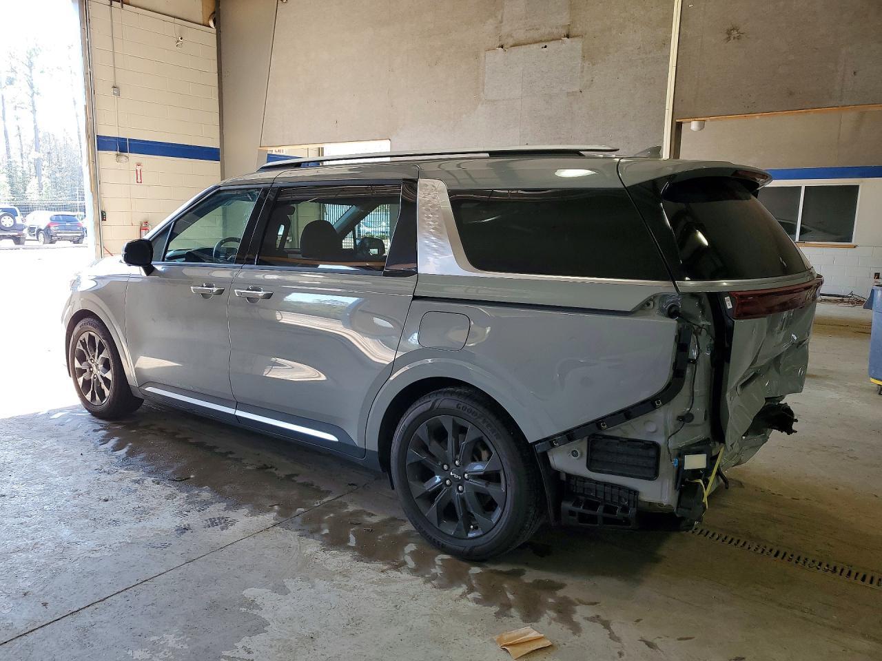 2022 Kia Carnival Sx Prestige - Image 2