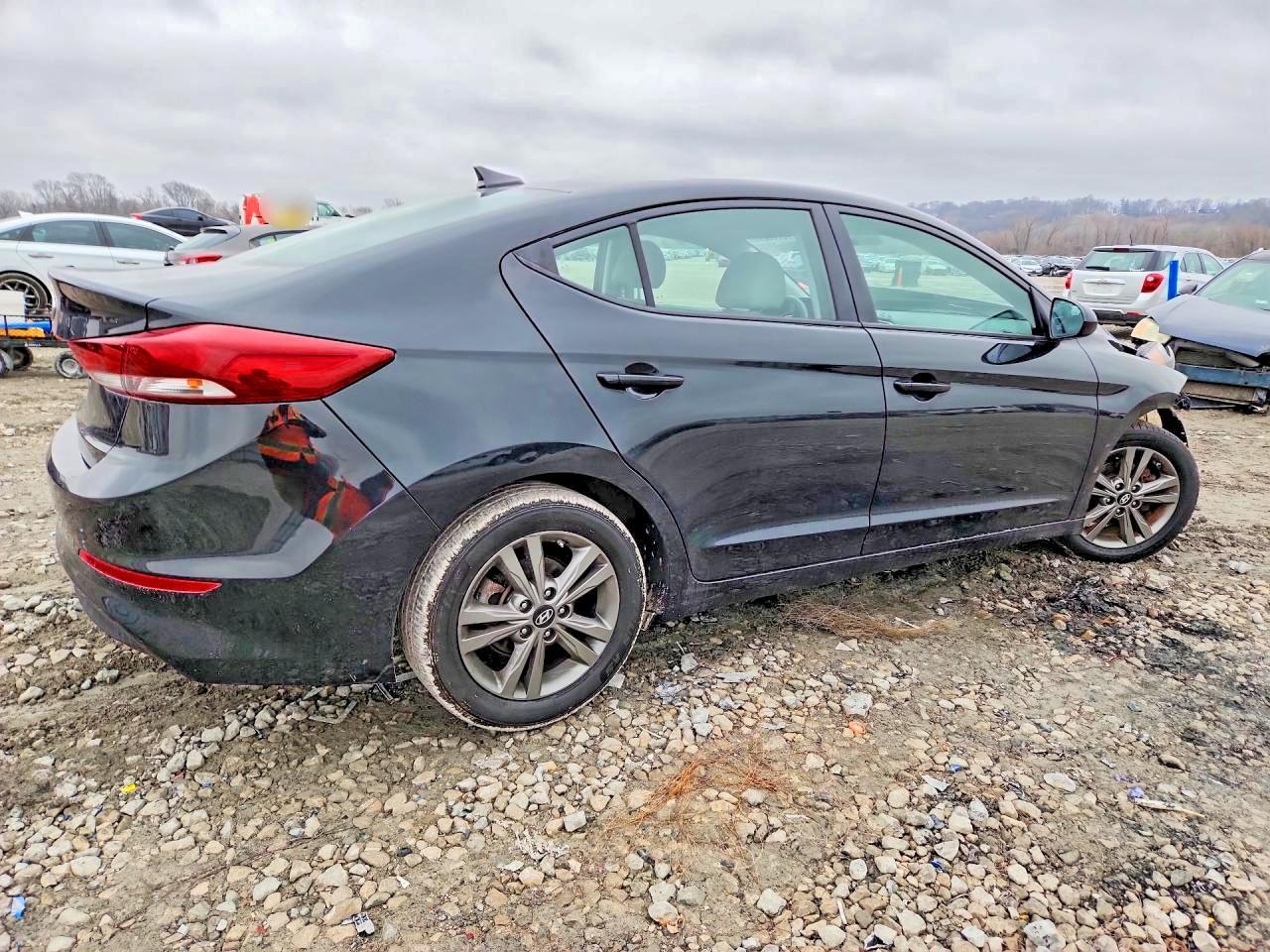 2018 Hyundai Elantra Sel - Фото 3