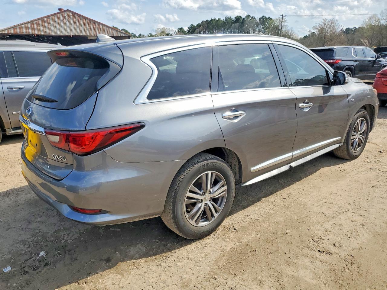 2019 Infiniti Qx60 Luxe - Image 3