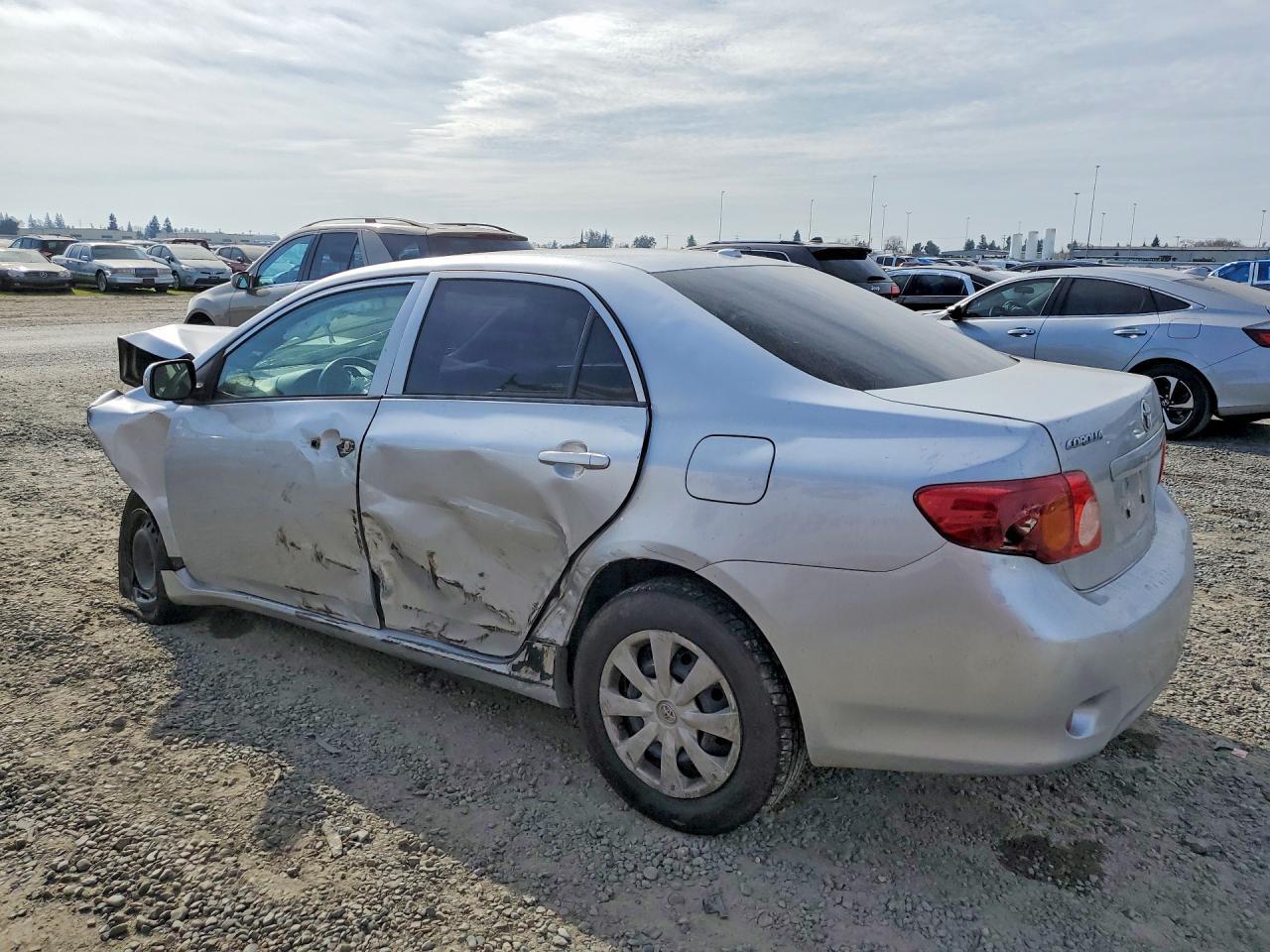 2010 Toyota Corolla Le - Фото 2