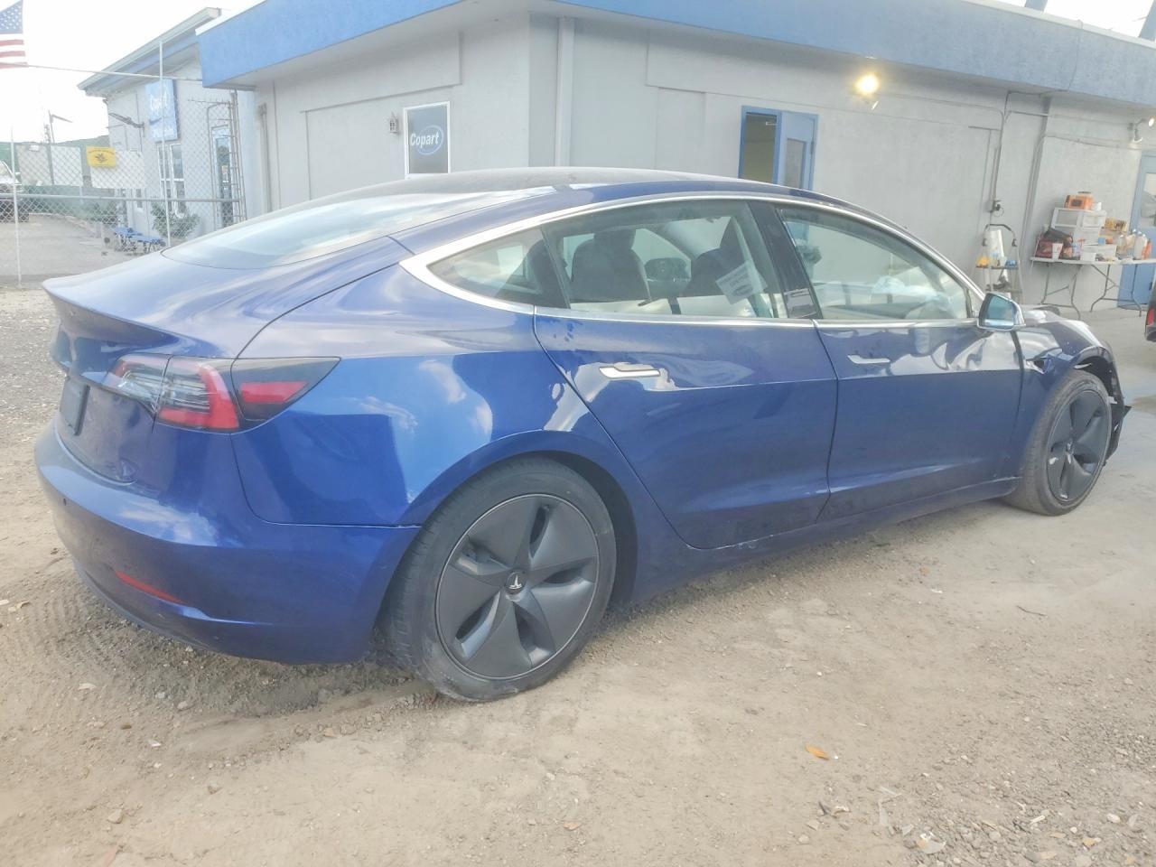 2020 Tesla Model 3 - Image 3