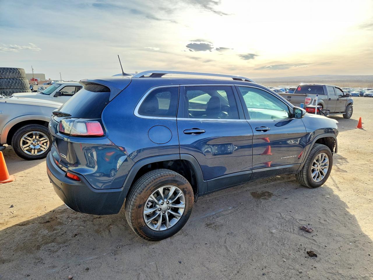 2019 Jeep Cherokee Latitude Plus - Фото 3