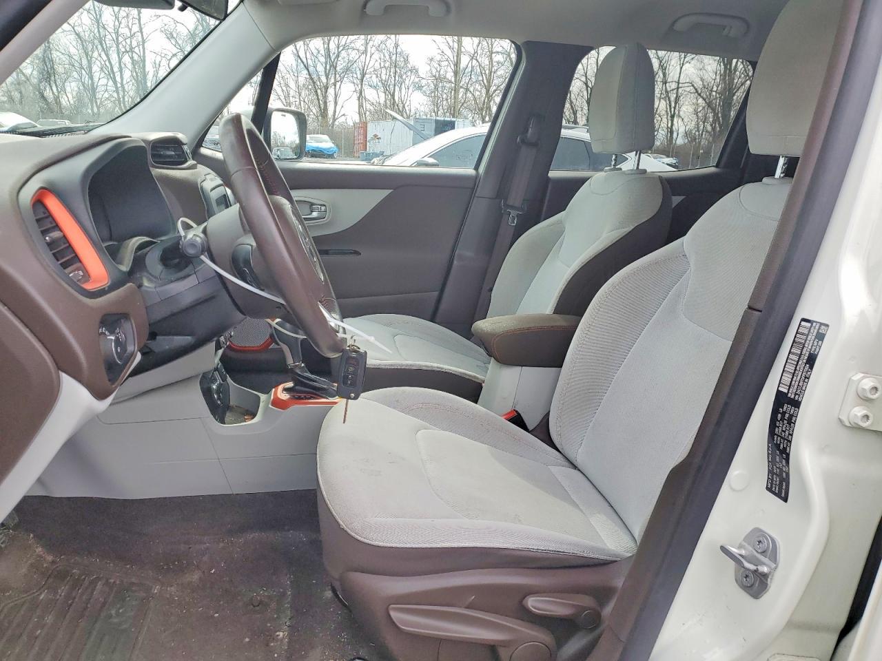 2015 Jeep Renegade Latitude - Image 7