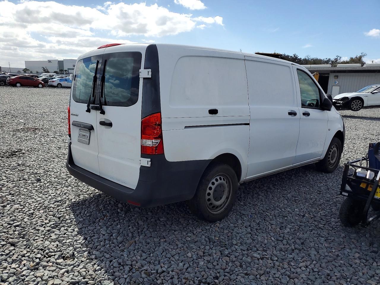 2016 Mercedes-Benz Metris - Image 3