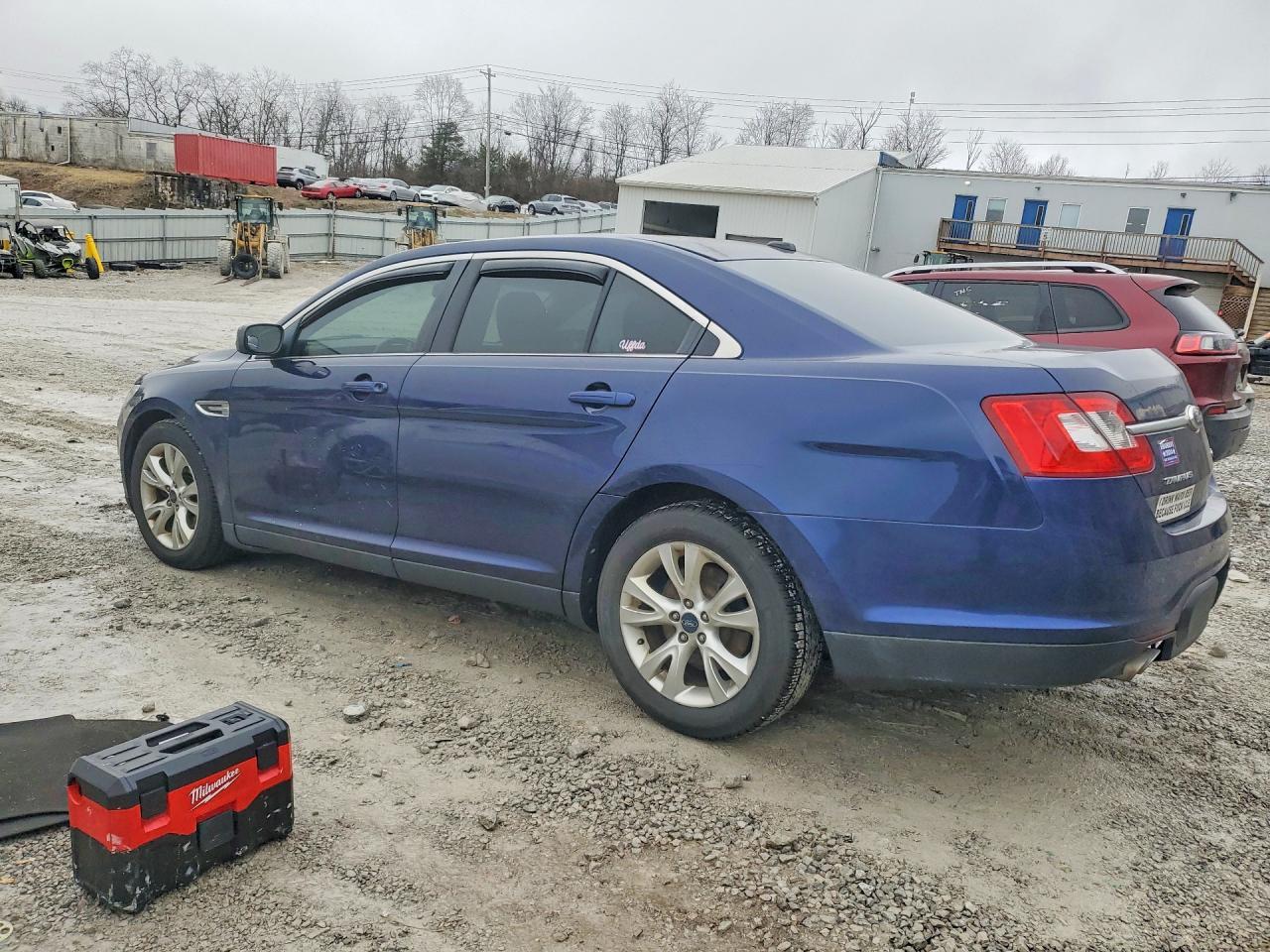 2011 Ford Taurus Sel - Image 2