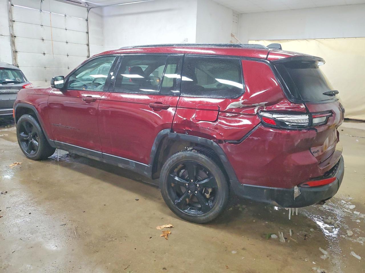 2024 Jeep Grand Cherokee L Laredo - Image 2