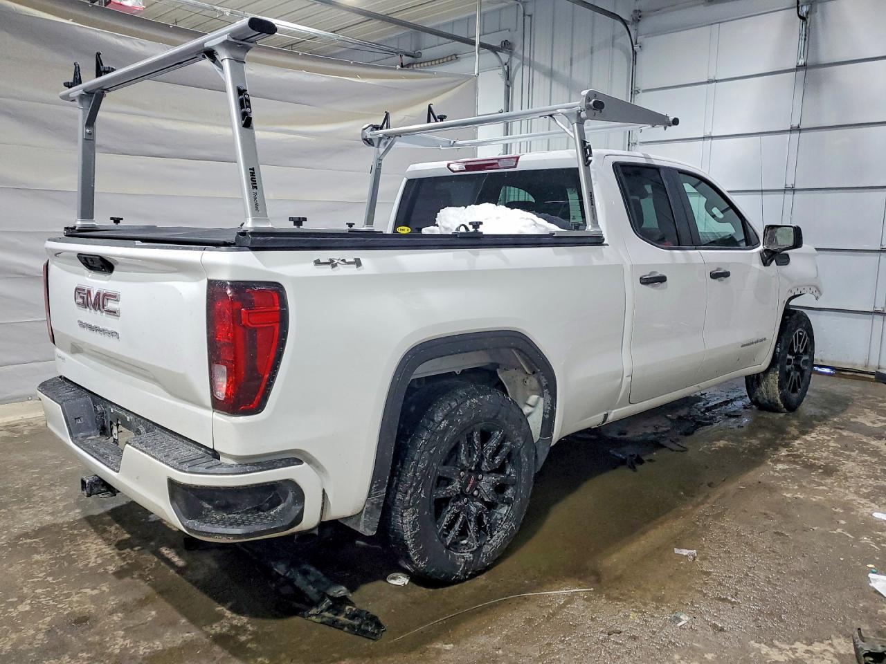 2023 GMC Sierra K1500 - Image 3