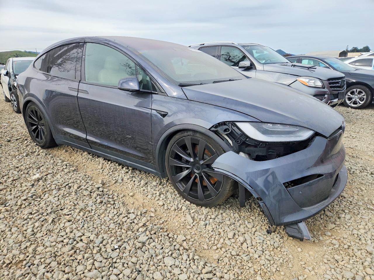 2022 Tesla Model X - Фото 4
