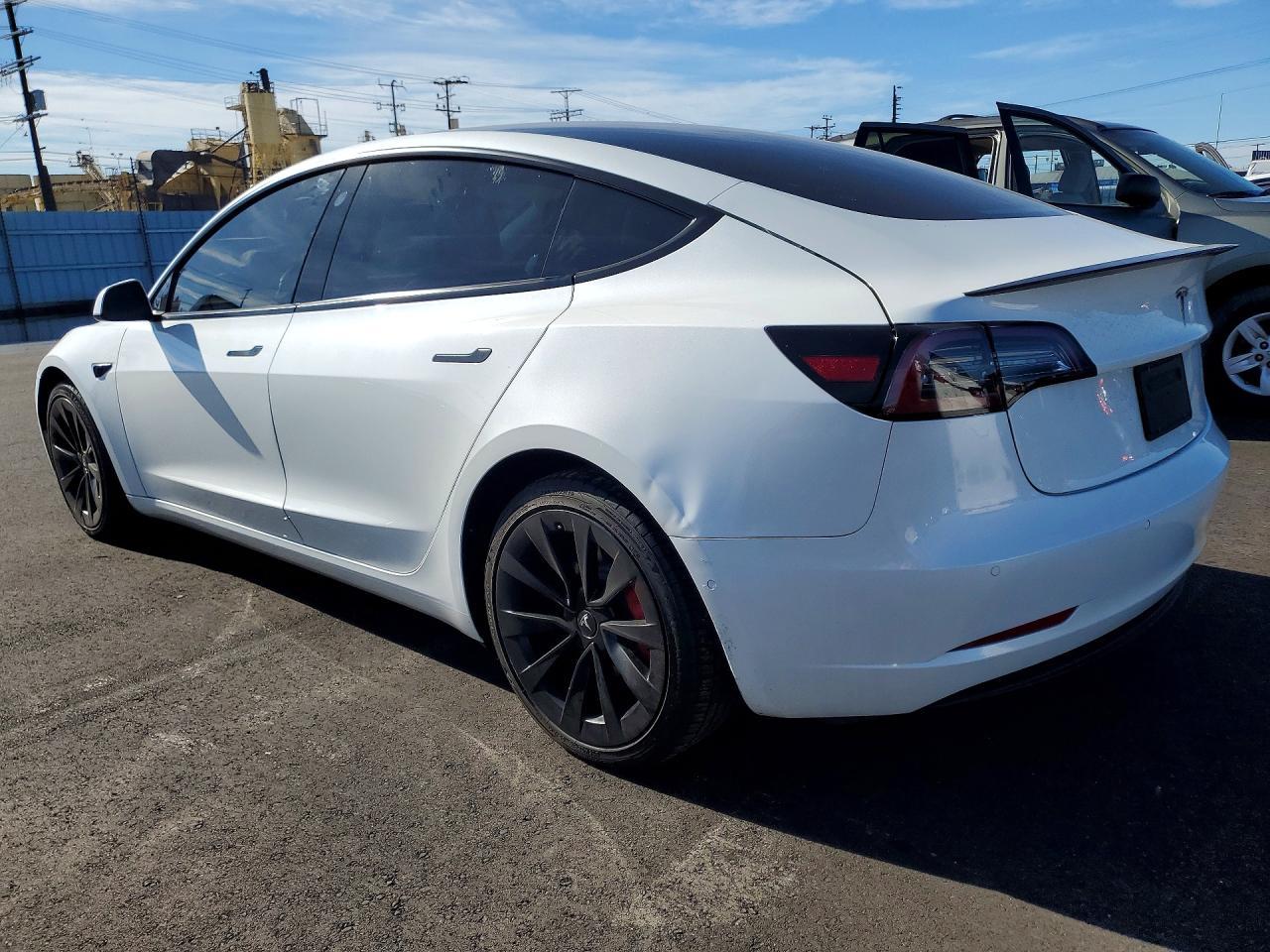2022 Tesla Model 3 - Фото 2