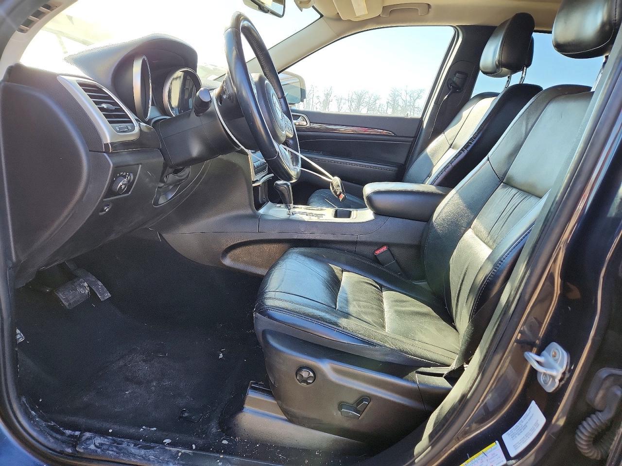 2012 Jeep Grand Cherokee Laredo - Image 7