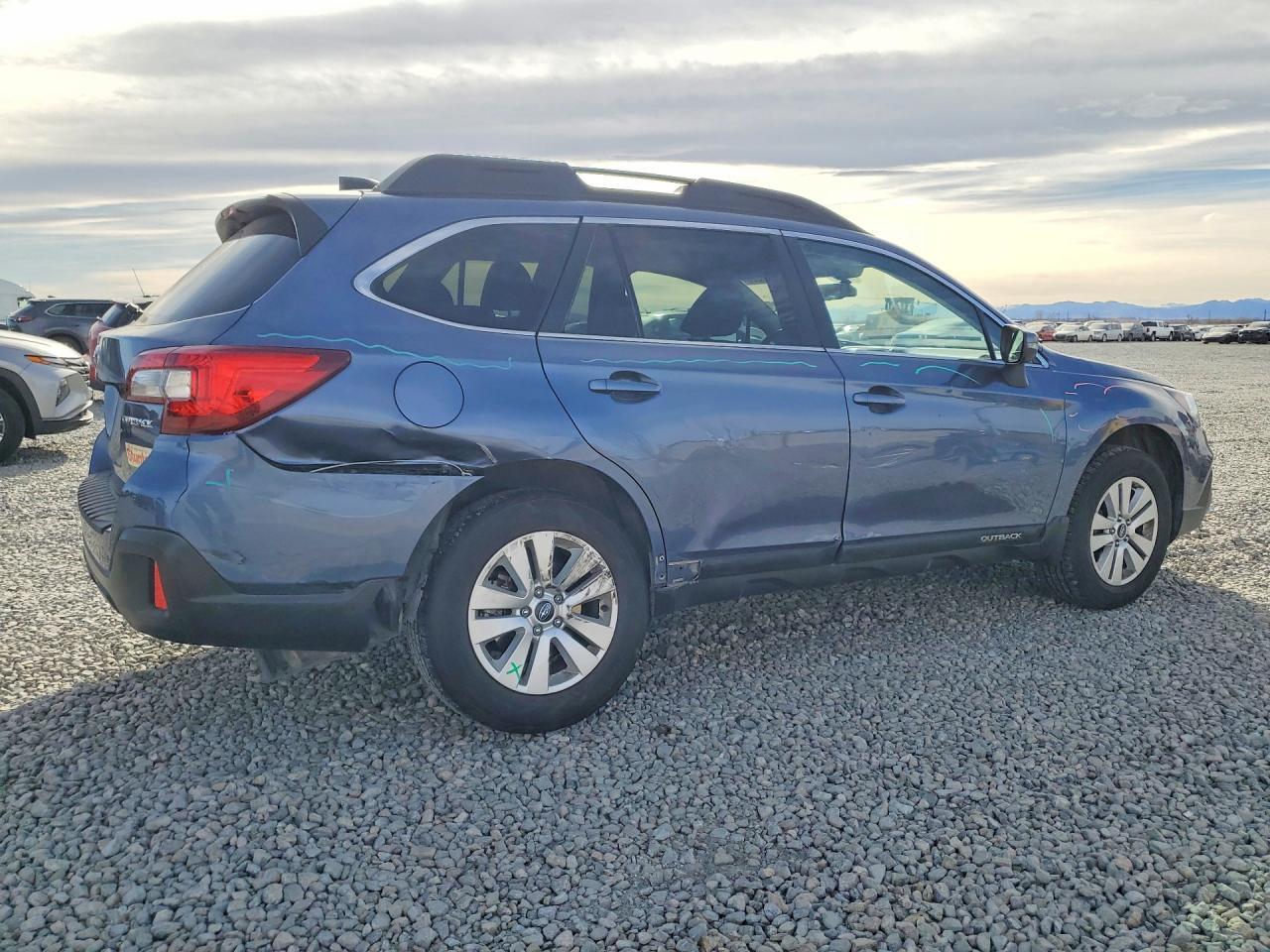 2018 Subaru Outback 2.5I Premium - Image 3