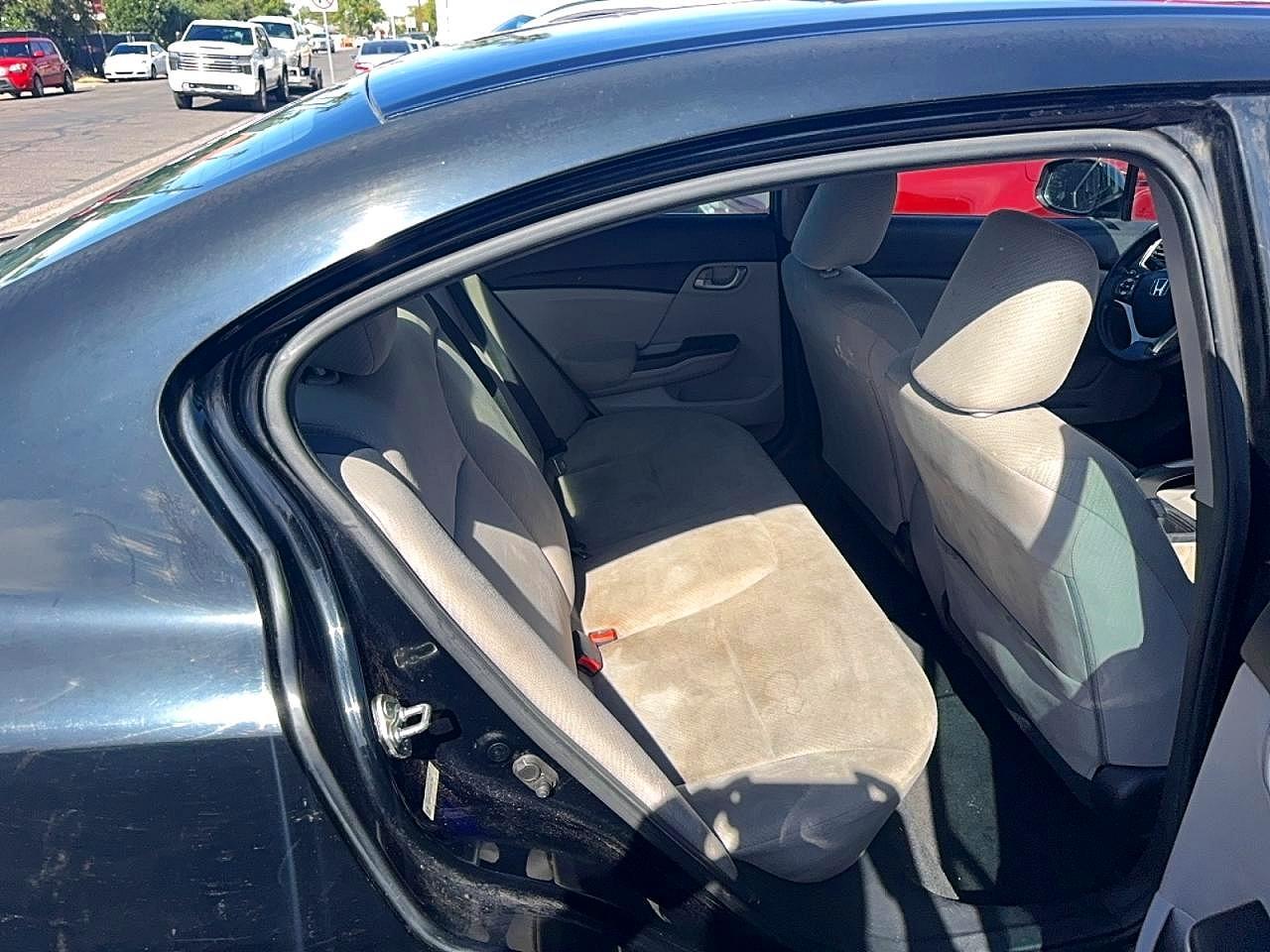 2013 Hond Civic Lx Black - Image 6