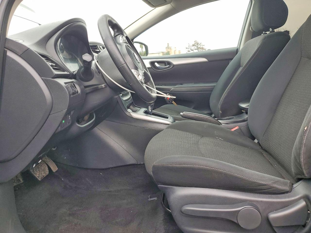 2019 Nissan Sentra S - Фото 7