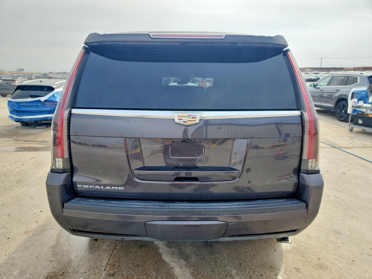 2017 Cadillac Escalade Platinum - Image 6