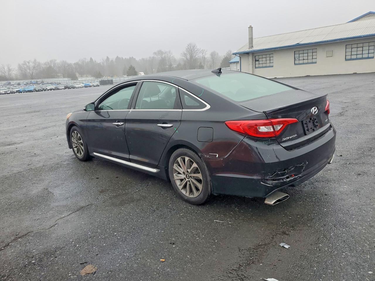2015 Hyundai Sonata Sport - Image 2