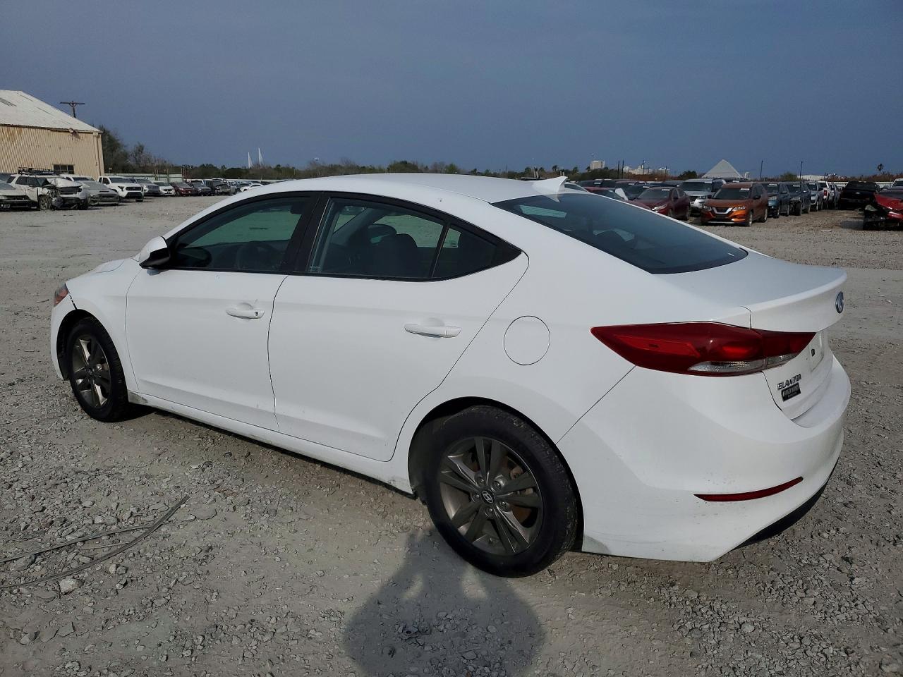 2018 Hyundai Elantra Sel - Фото 2