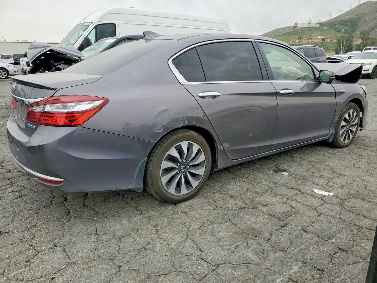 2017 Honda Accord Hybrid - Фото 3