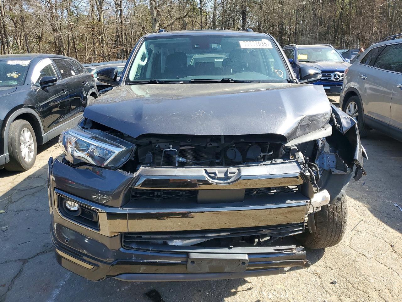 2021 Toyota 4Runner Night Shade - Фото 5