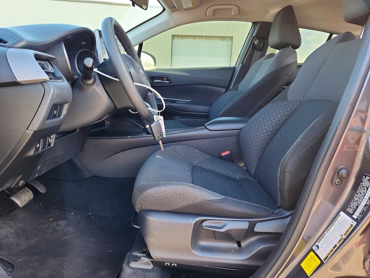 2021 Toyota C-Hr Xle - Image 7