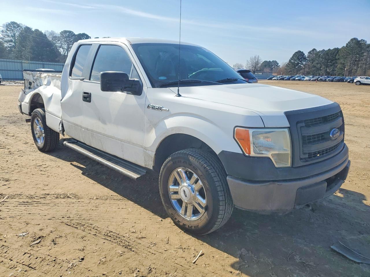 2013 Ford F150 Super Cab - Image 4