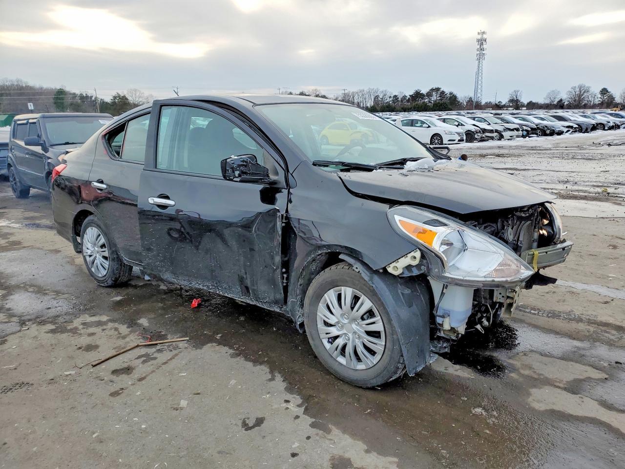 2016 Nissan Versa S - Фото 4