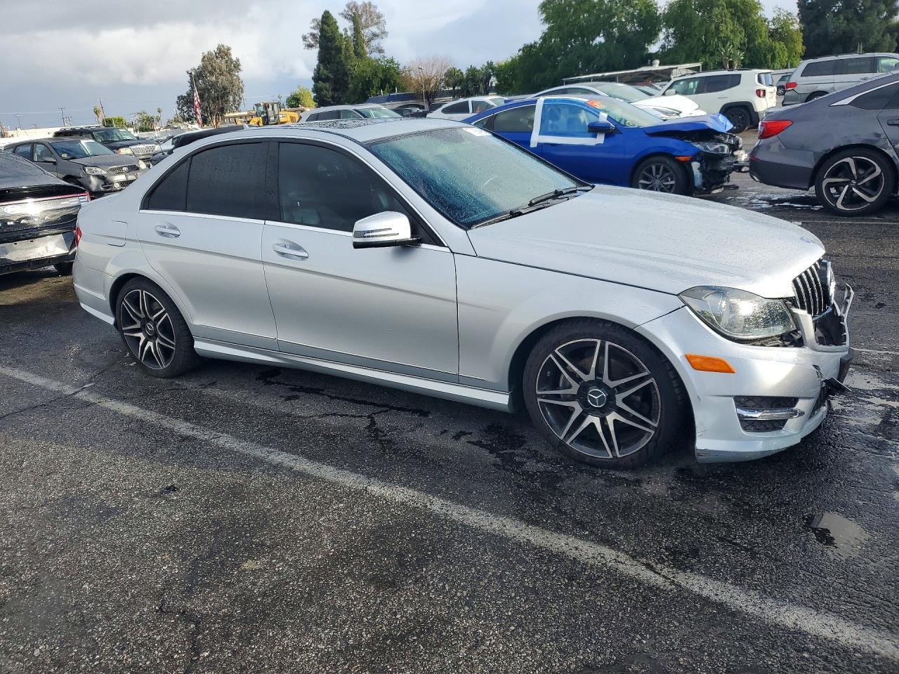 2014 Mercedes-Benz C 250 - Image 4