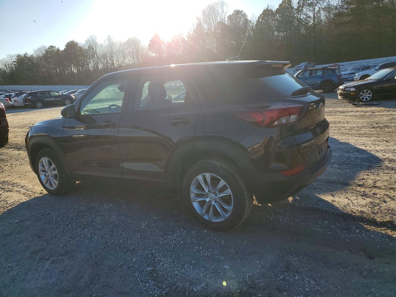 2021 Chevrolet Trailblazer Ls - Image 2
