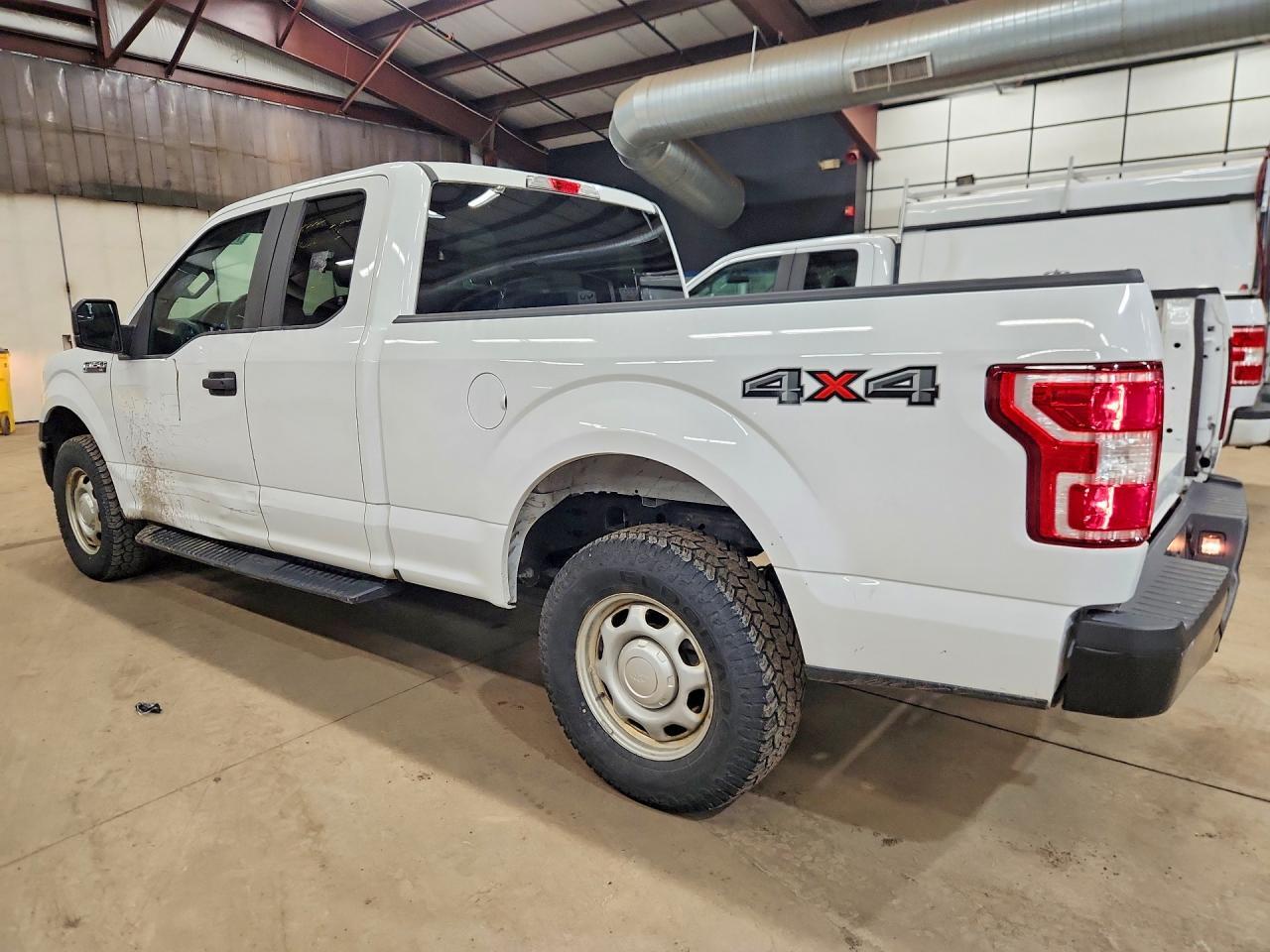 2020 Ford F150 Super Cab - Фото 2