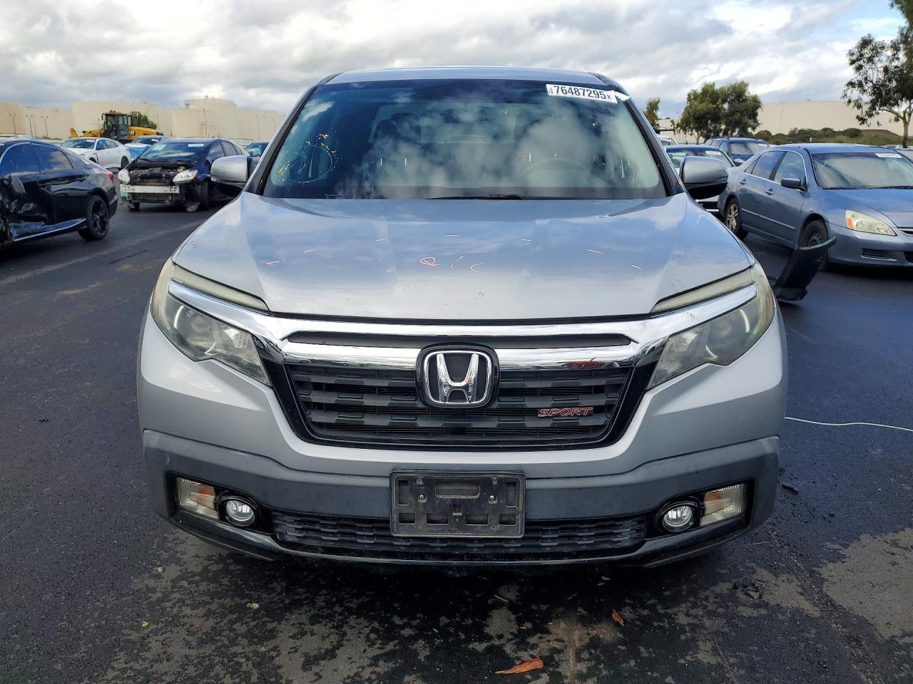2019 Honda Ridgeline Sport - Image 5