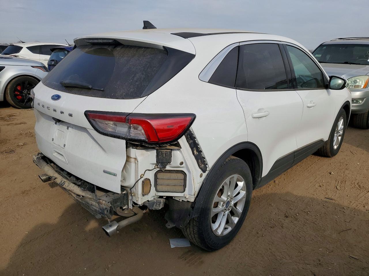 2020 Ford Escape Se - Фото 3