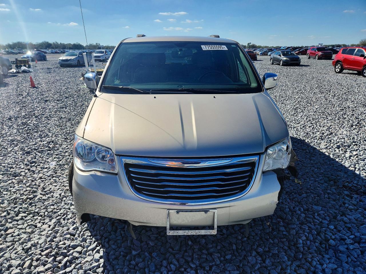 2016 Chrysler Town & Country Touring L - Image 5