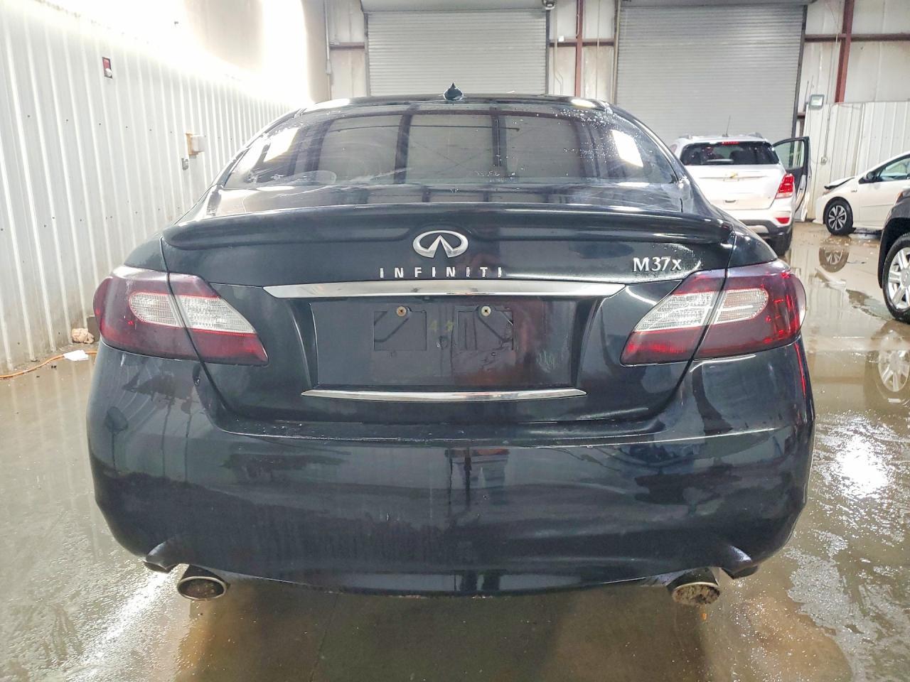 2012 Infiniti M37 X - Image 6