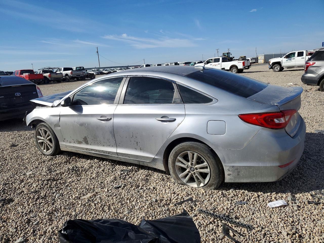 2017 Hyundai Sonata Se - Фото 2