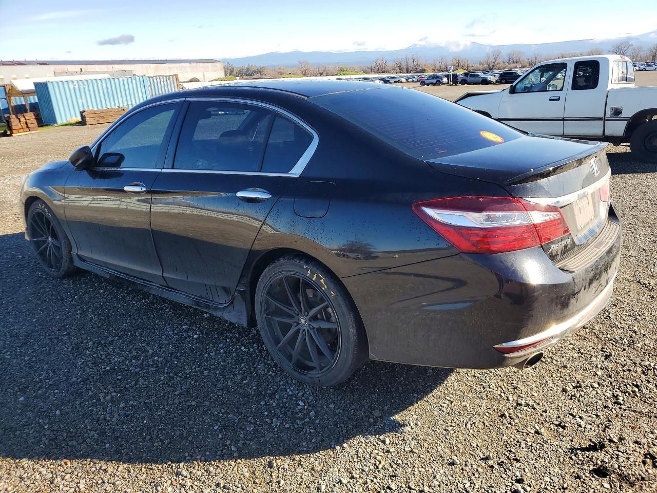 2017 Honda Accord Sport - Фото 2