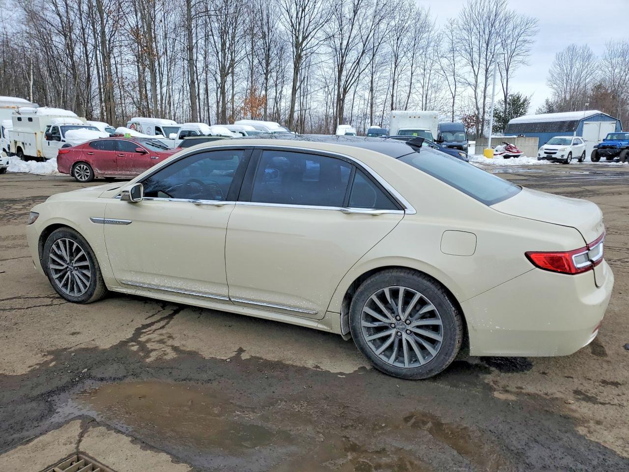 2018 Lincoln Continental Select - Фото 2
