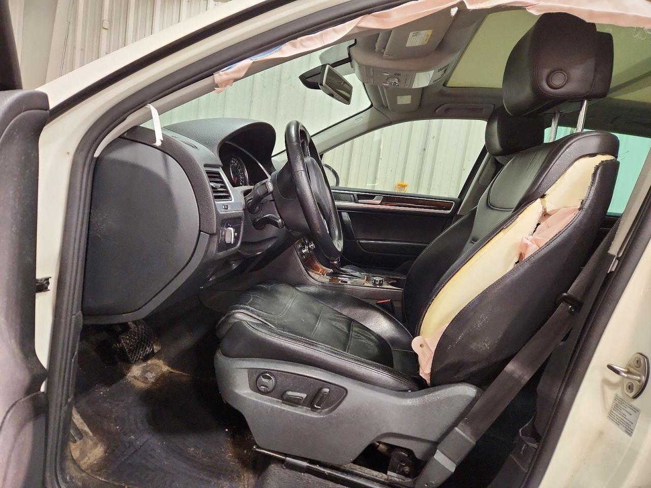 2012 Volkswagen Touareg V6 - Image 7