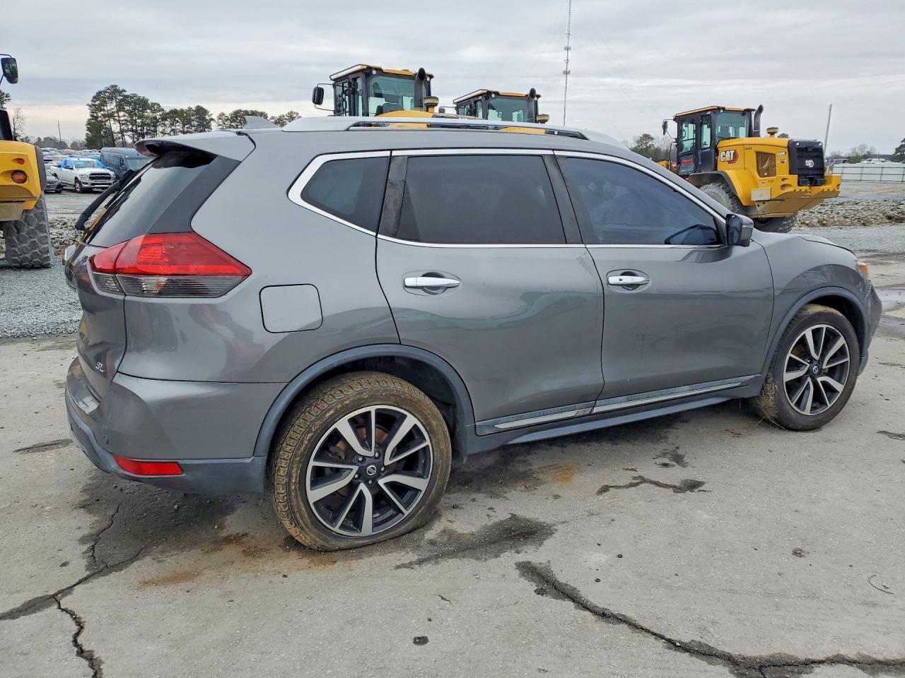 2019 Nissan Rogue S - Image 3