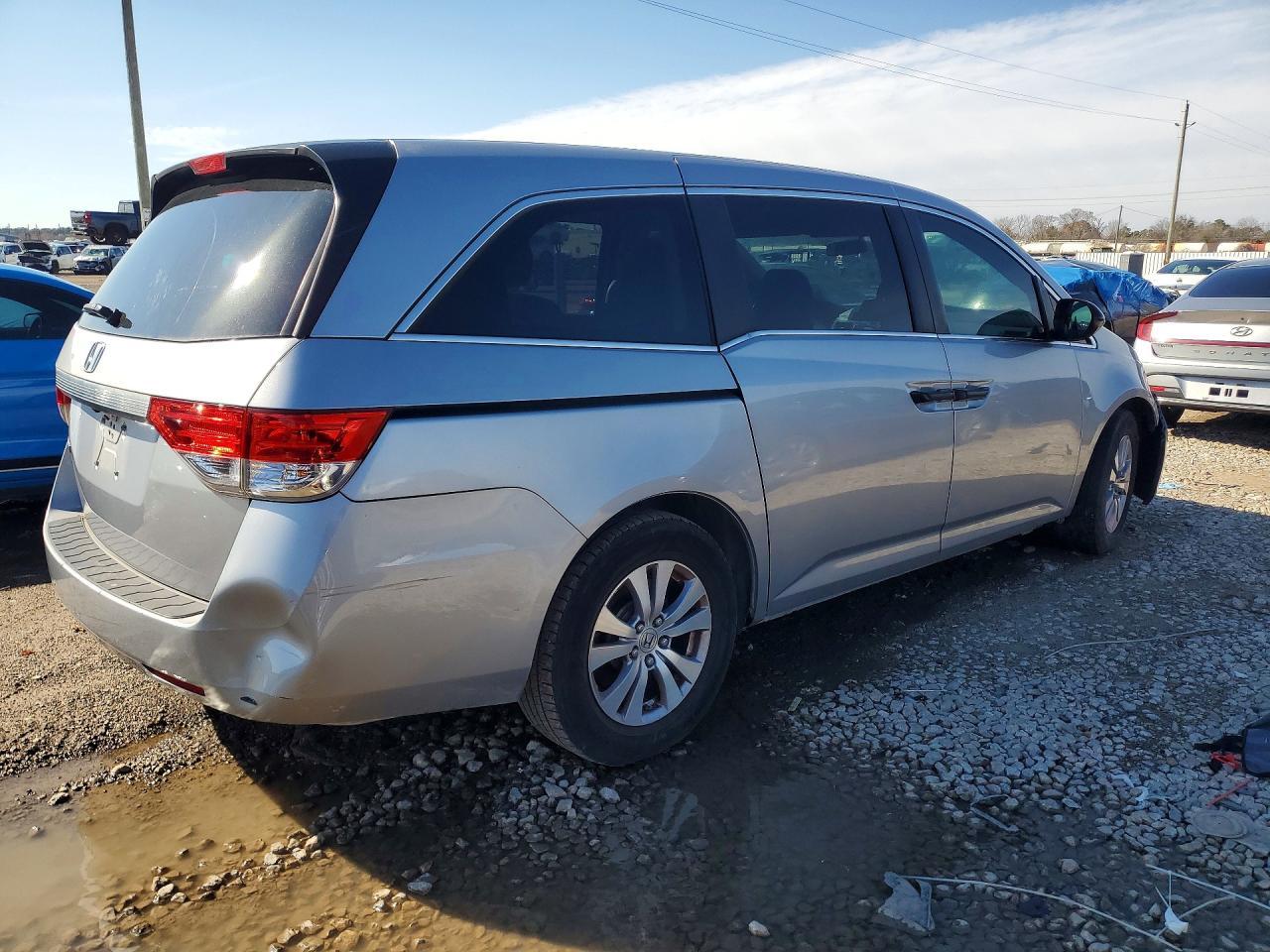 2016 Honda Odyssey Lx - Image 3