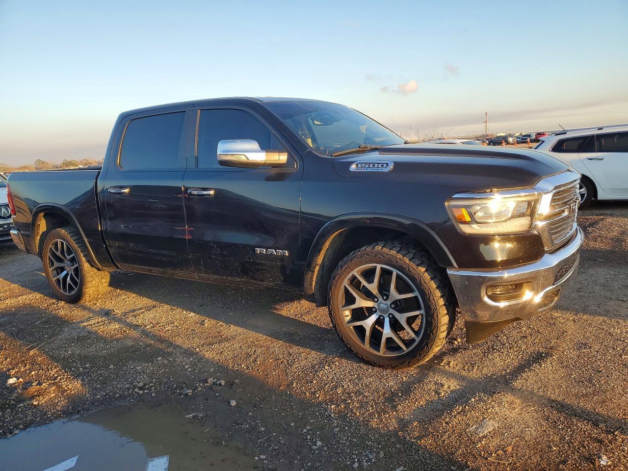 2022 Ram 1500 4Wd V8 Crew Cab 5.7L Laramie - Image 4