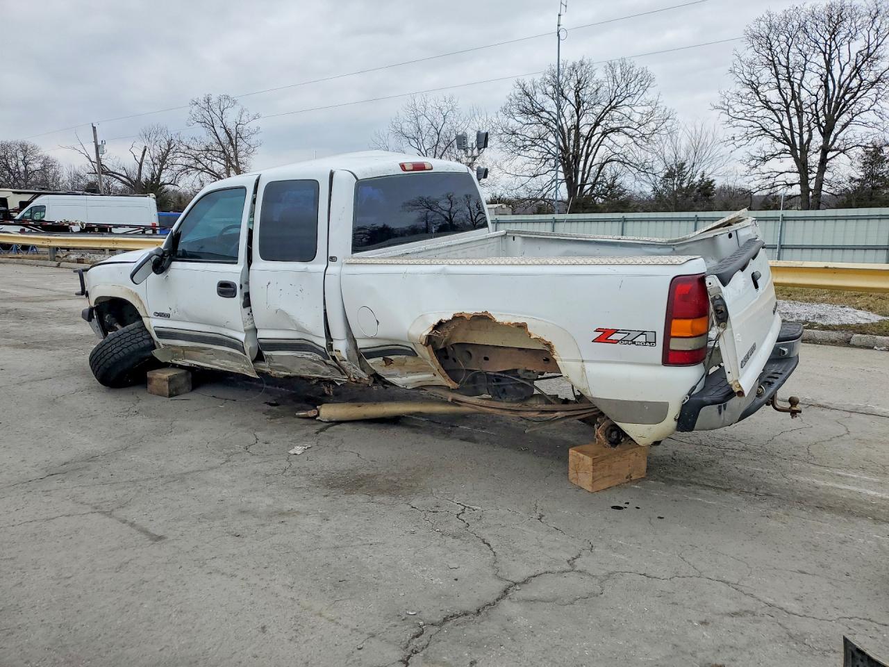 2000 Chevrolet Silverado K1500 - Image 2