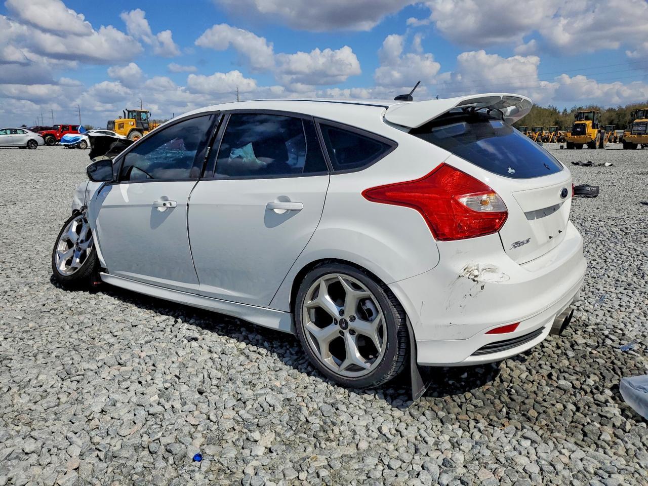 2013 Ford Focus St - Фото 2