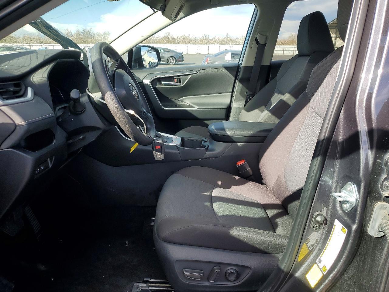 2025 Toyota Rav4 Xle - Image 7