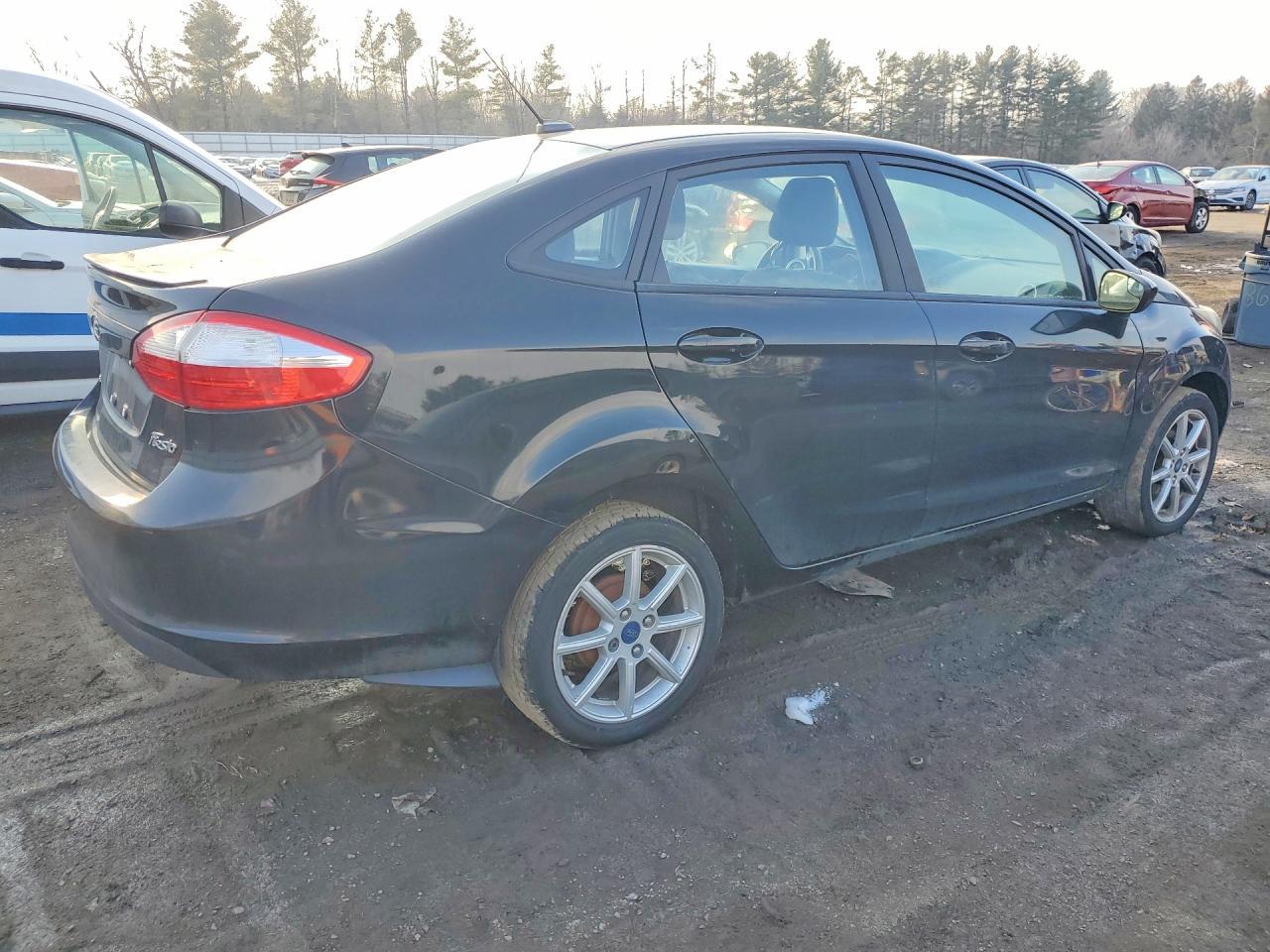 2019 Ford Fiesta Se - Фото 3