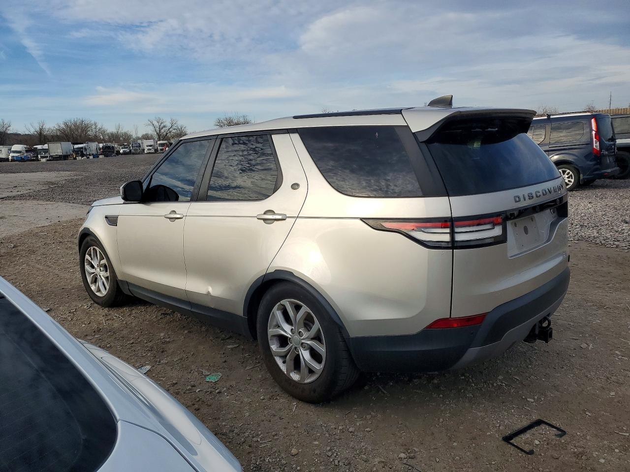 2017 Land Rover Discovery Se - Фото 2