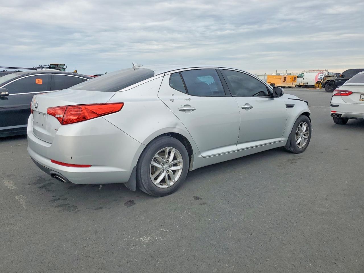 2013 Kia Optima - Фото 3