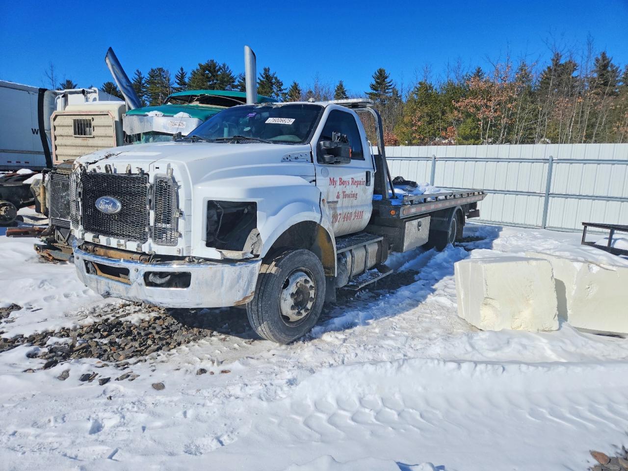 2017 Ford F650 Super Duty Rollback Truck - Фото 2