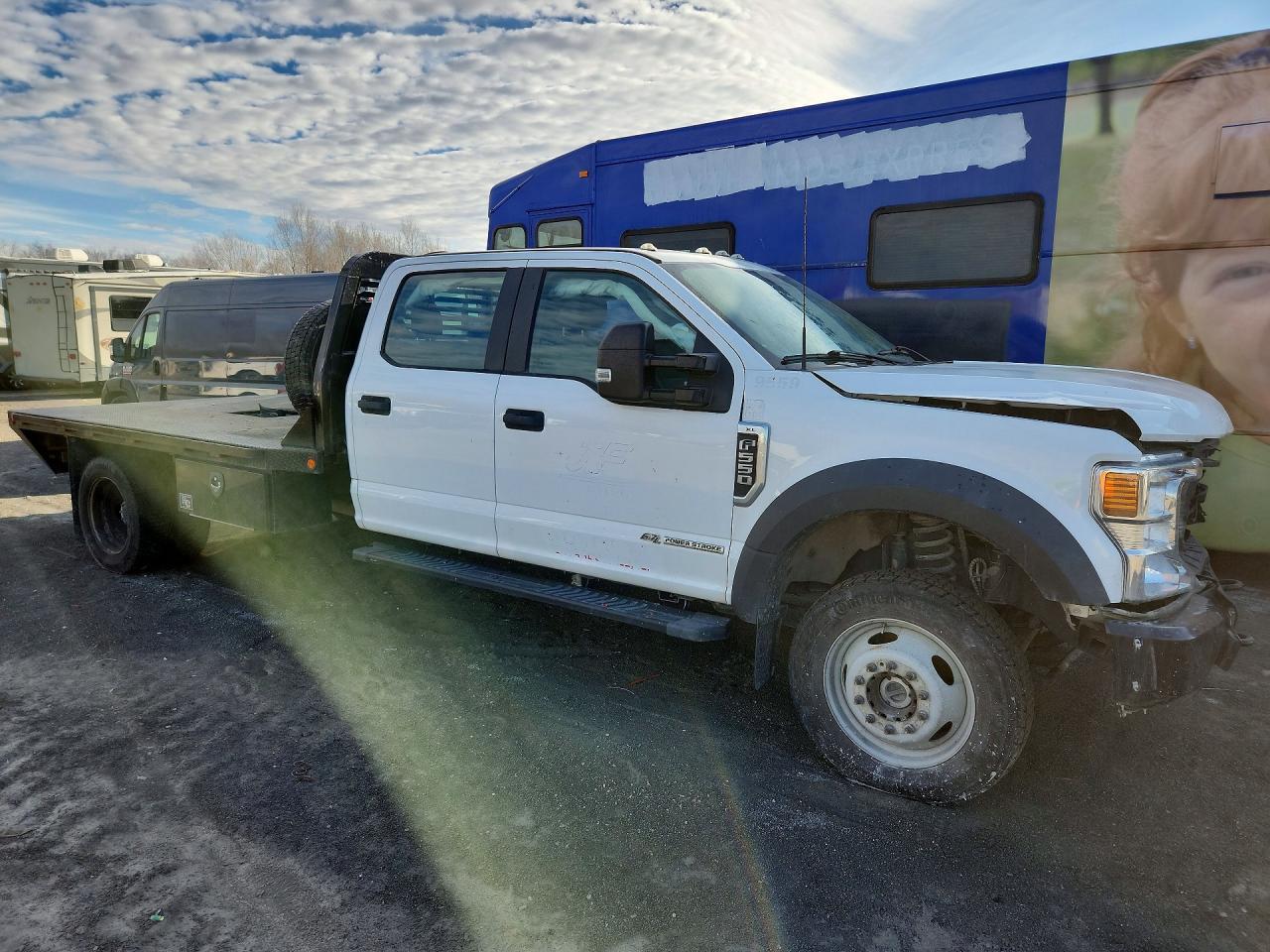 2022 Ford F550 Super Duty Flatbed Truck - Фото 4