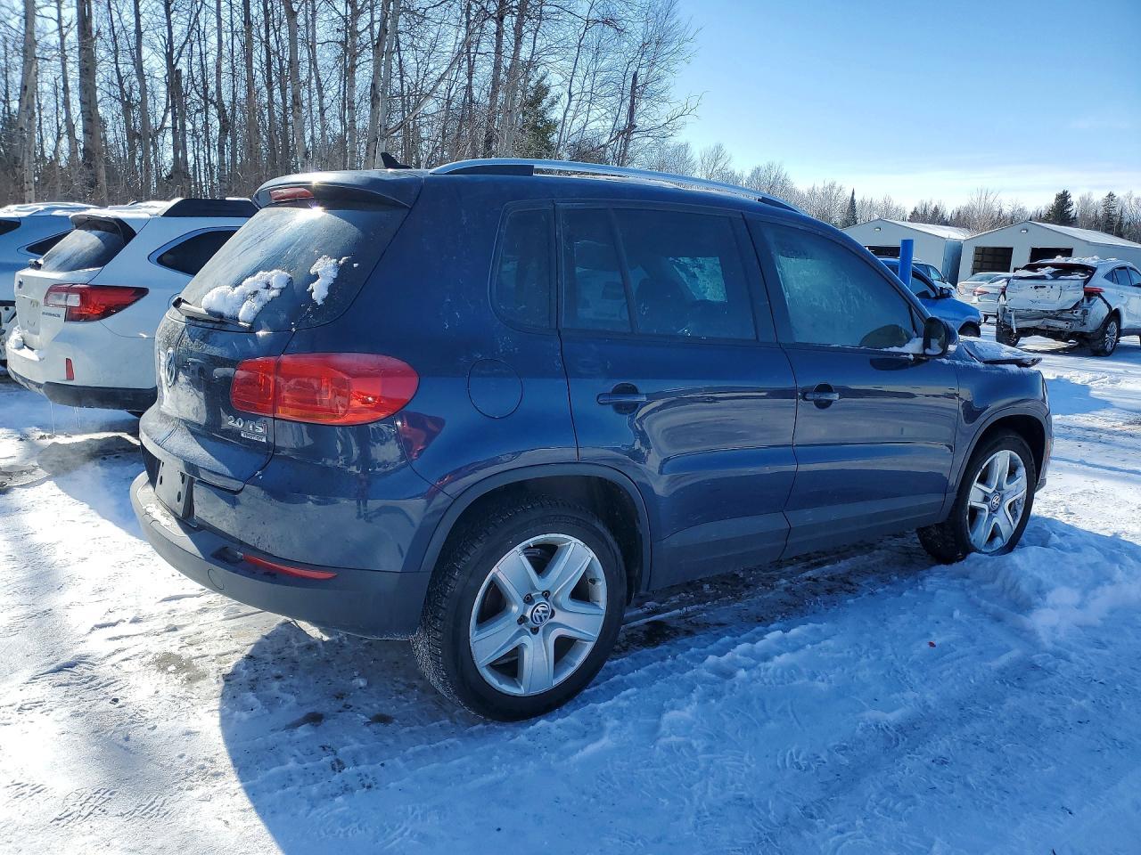 2015 Volkswagen Tiguan S - Фото 3