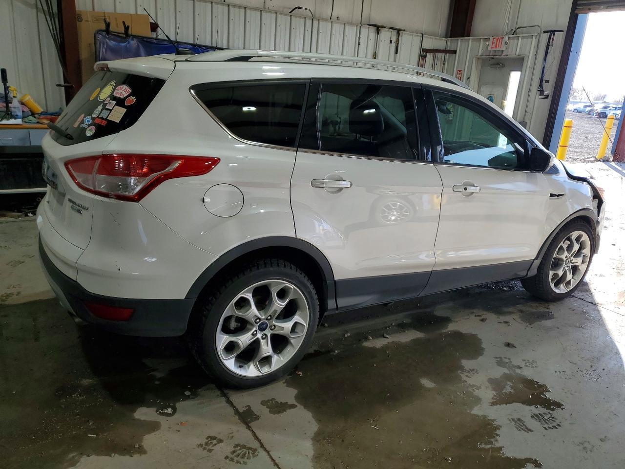 2016 Ford Escape Titanium - Фото 3