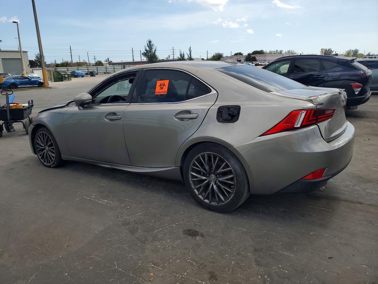 2015 Lexus Is - Фото 2